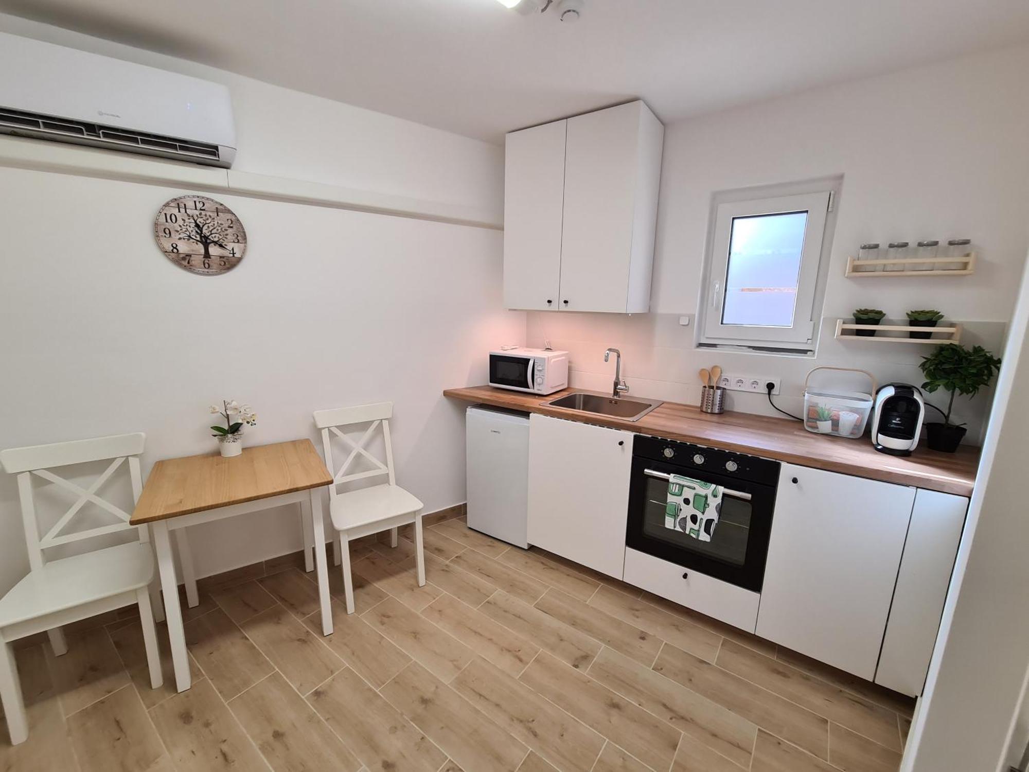 Kedves Apartman Pécs Zewnętrze zdjęcie